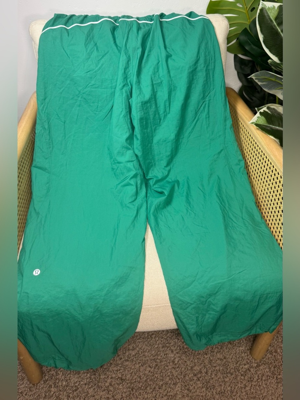 Lululemon License to Train Mid-Rise Lightweight Jogger 31" Size 6 - Picture 6 of 8